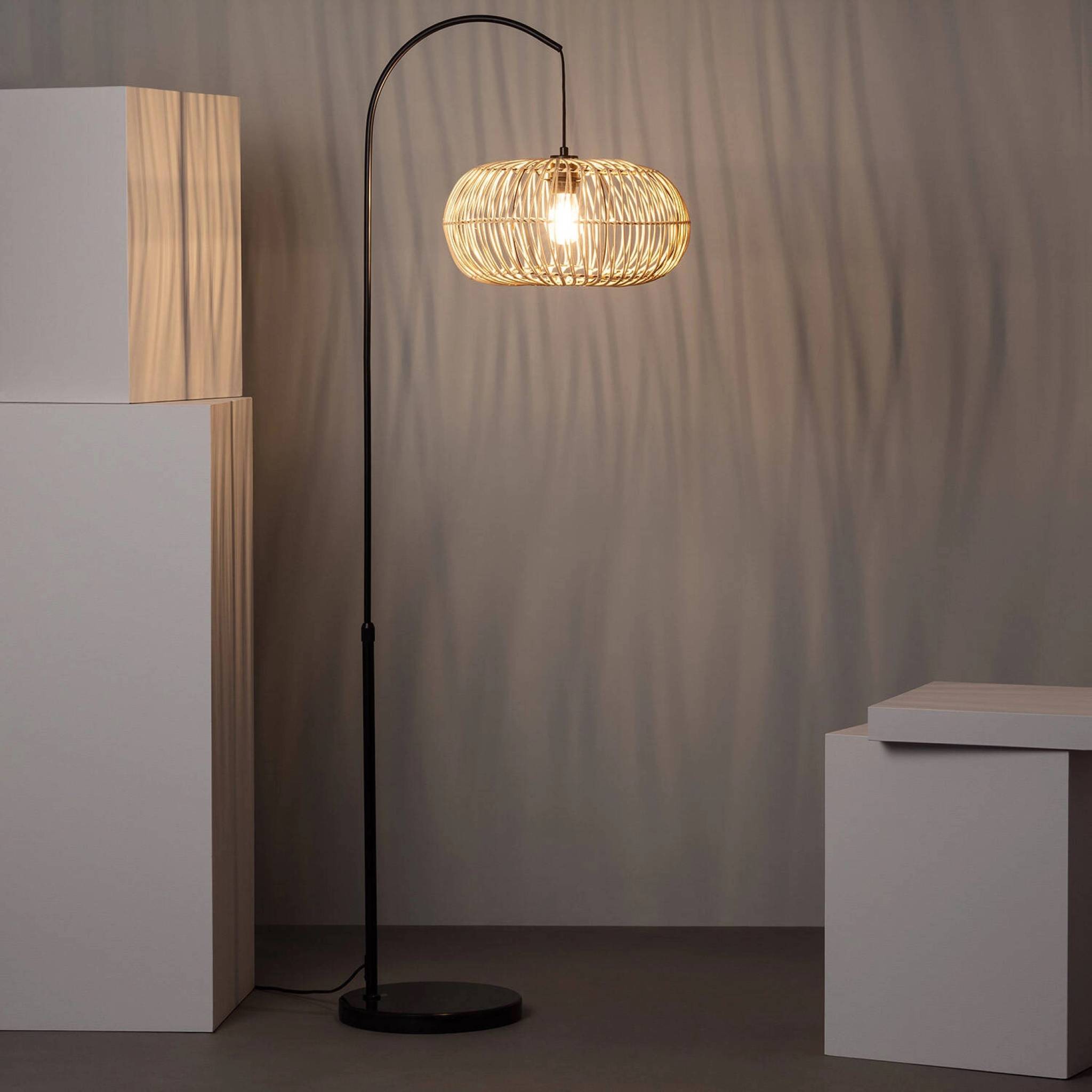 Lampadaire intérieur exotique rotin naturel métal et pierre effet marbre H170cm Diego