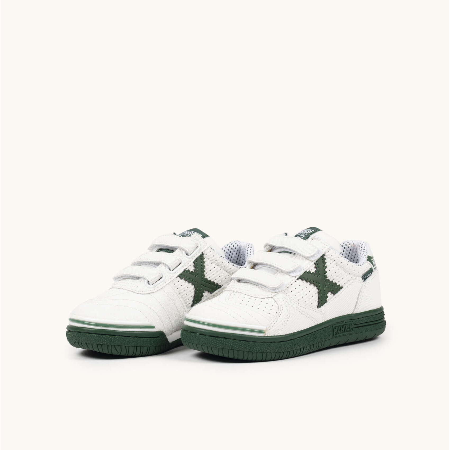 Zapatillas de Fútbol Sala Infantiles con Velcro Blancas y Verdes MUNICH G-3 KID VCO 450