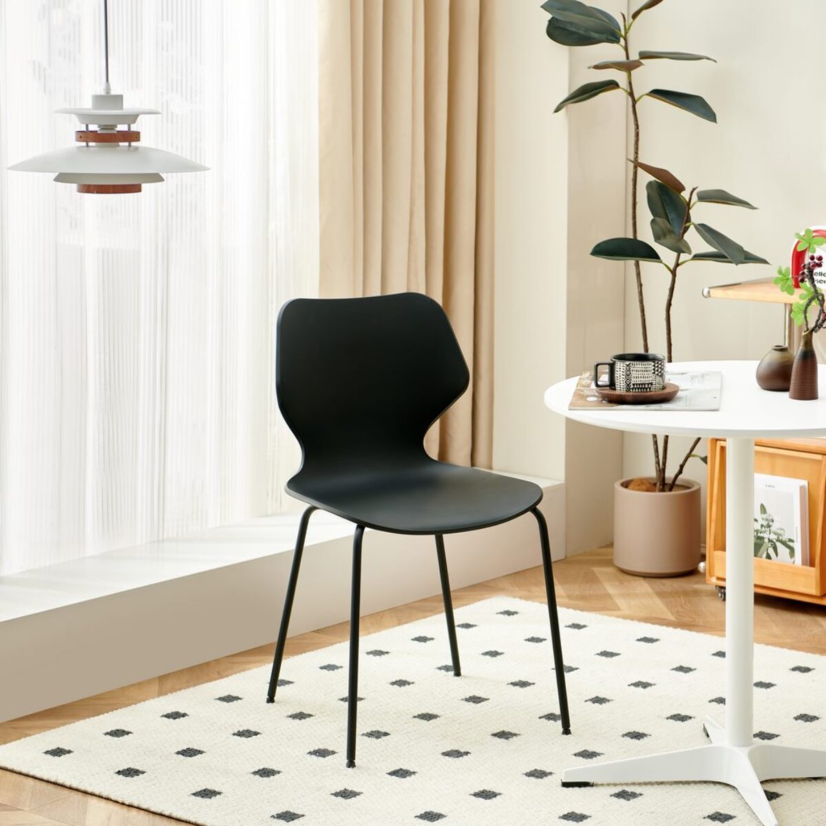 Set da 4 sedie moderne nere con gambe nere - Selene
