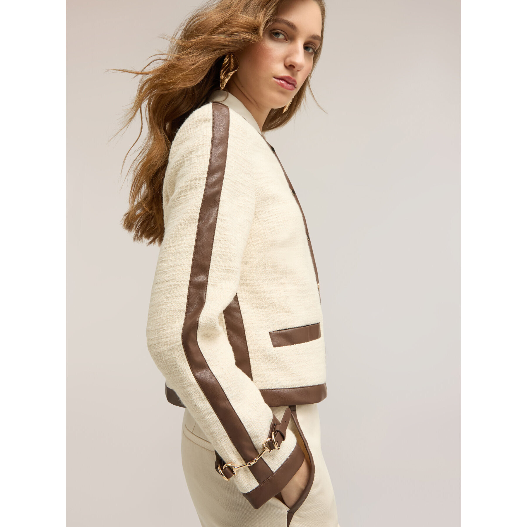 Motivi - Chaqueta de bouclé con perfiles en contraste - Beige
