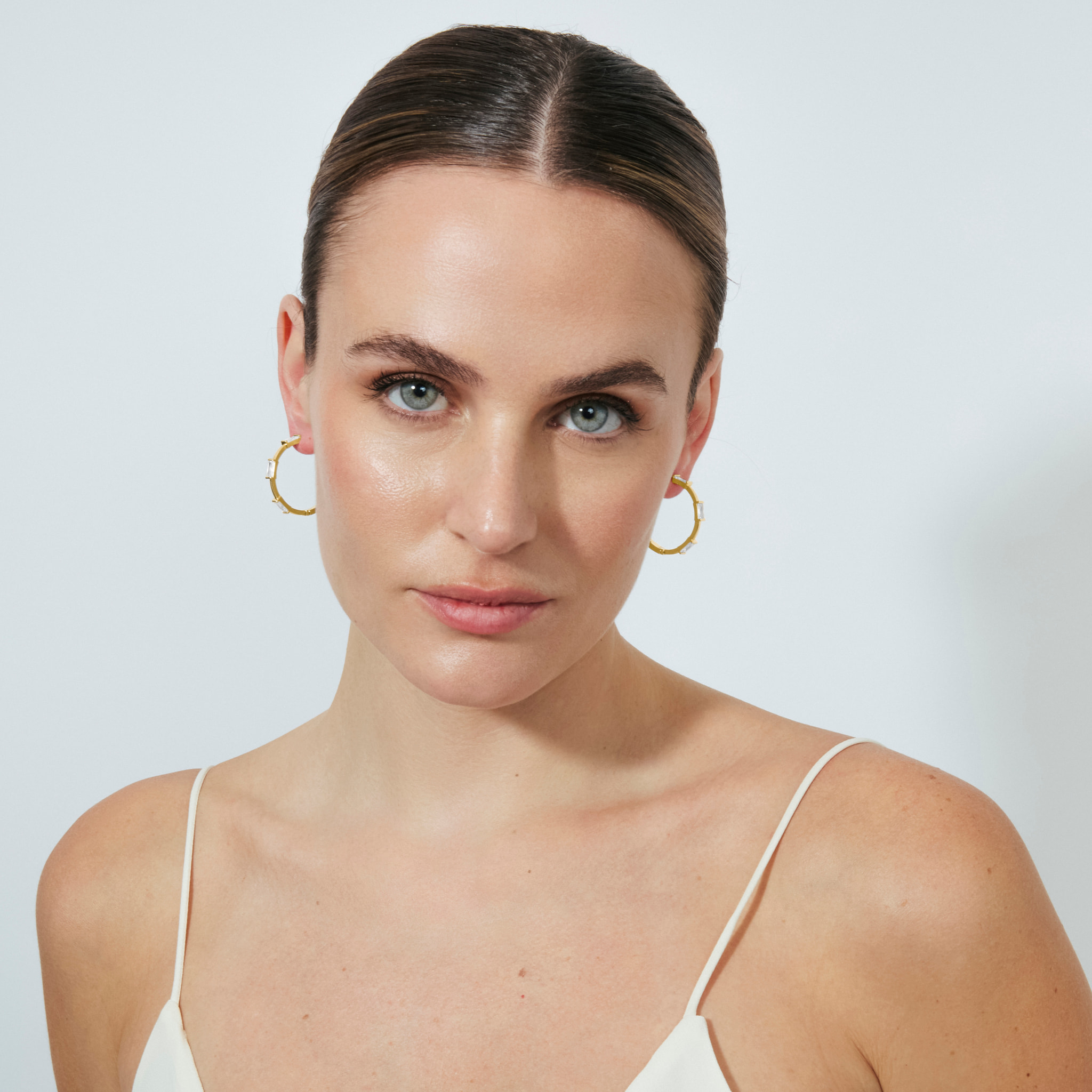 Pendientes de Circonita Brillante acabado en oro amarillo de 18k