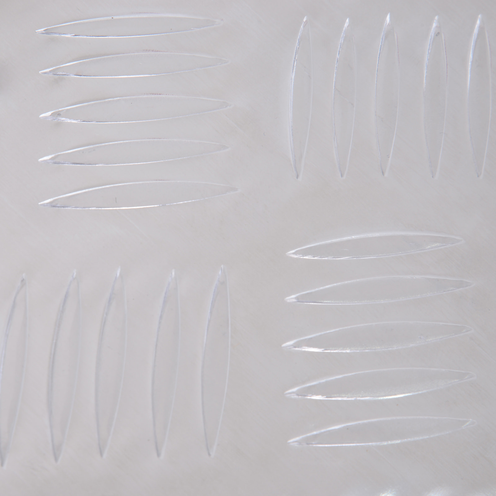 Caja de Herramientas de Aluminio con Tapa Abatible Asas Retráctiles Laterales Gran Compartimento y Cierre con Llave Maletín de Herramientas Portátil para Almacén Maletero 76x33x25 cm Plata