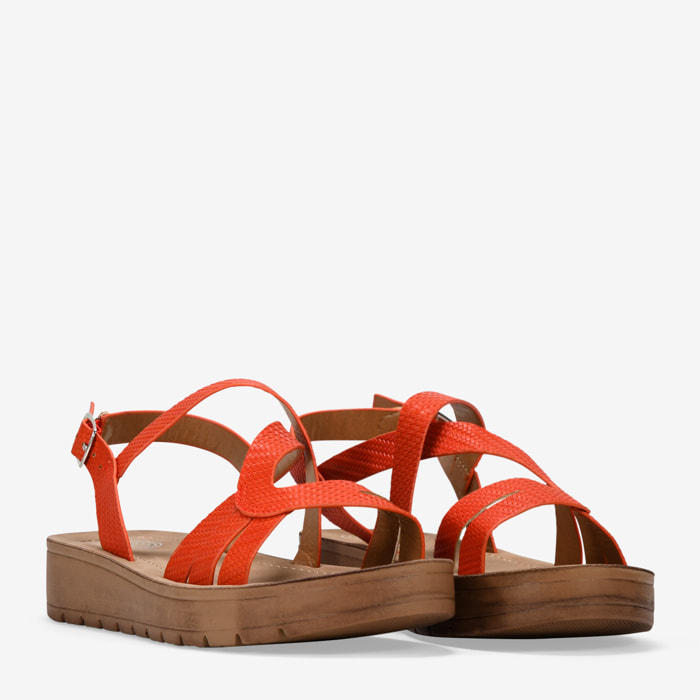 Sandalias de cuña rojas con hebilla