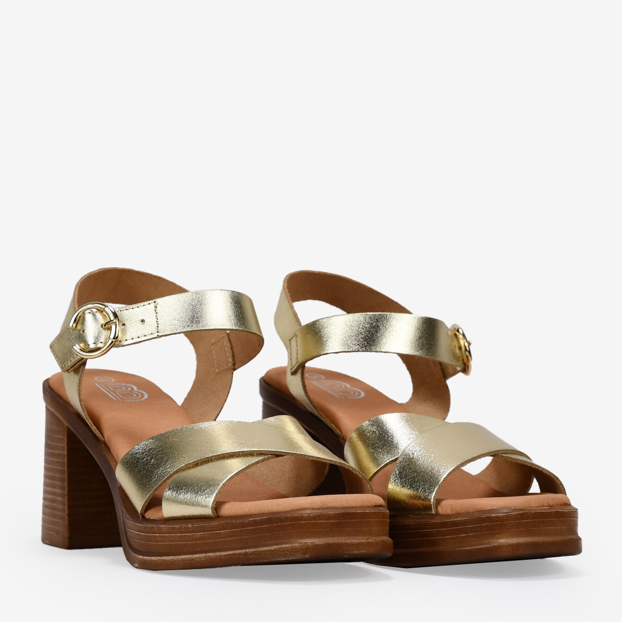 Sandalias de piel doradas con tacón