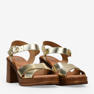 Sandalias de piel doradas con tacón