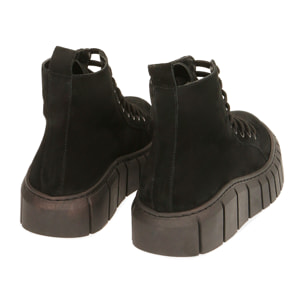 Zapatillas de ante negro, plataforma de 4 cm.