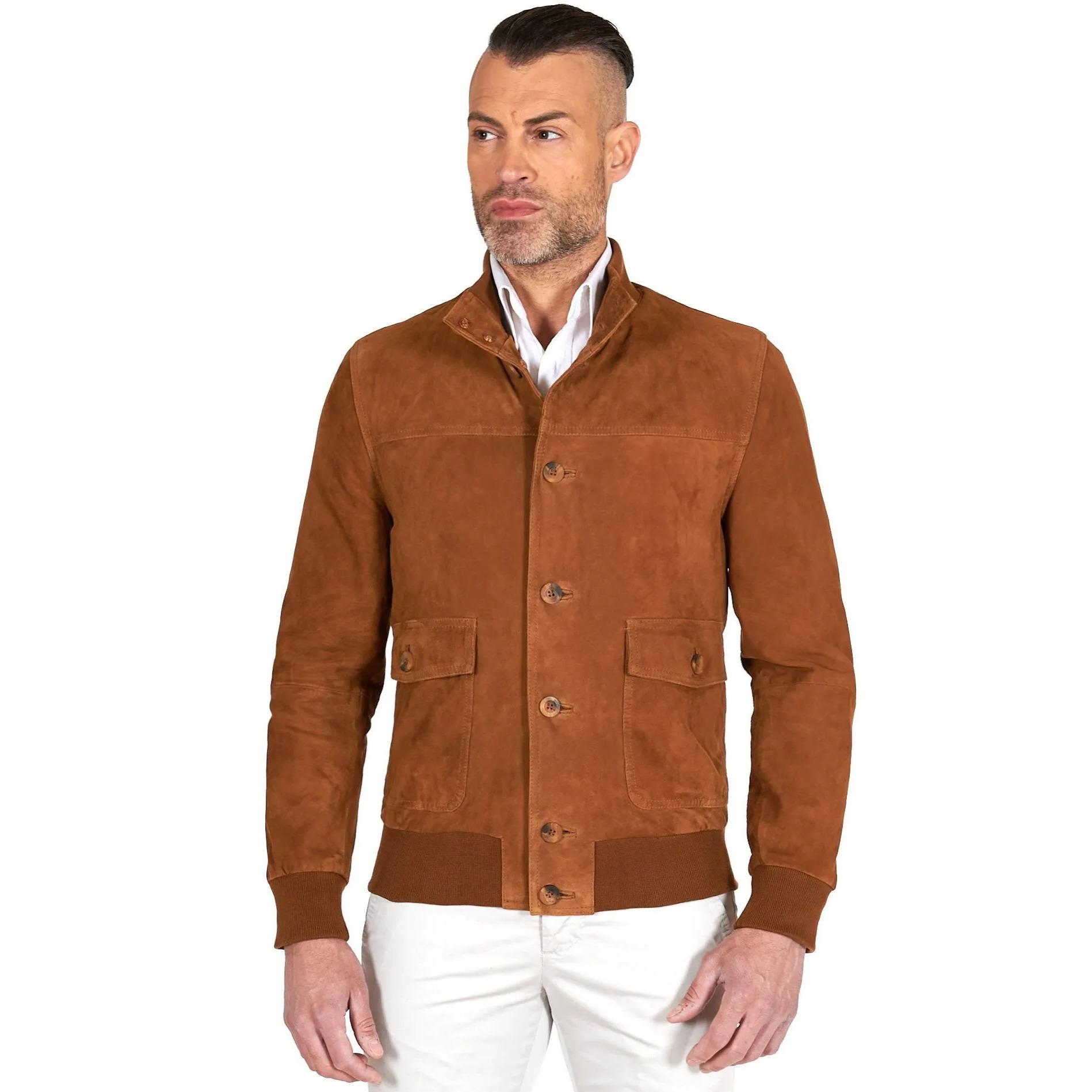 Giacca bomber in pelle camoscio cognac con bottoni e tasconi