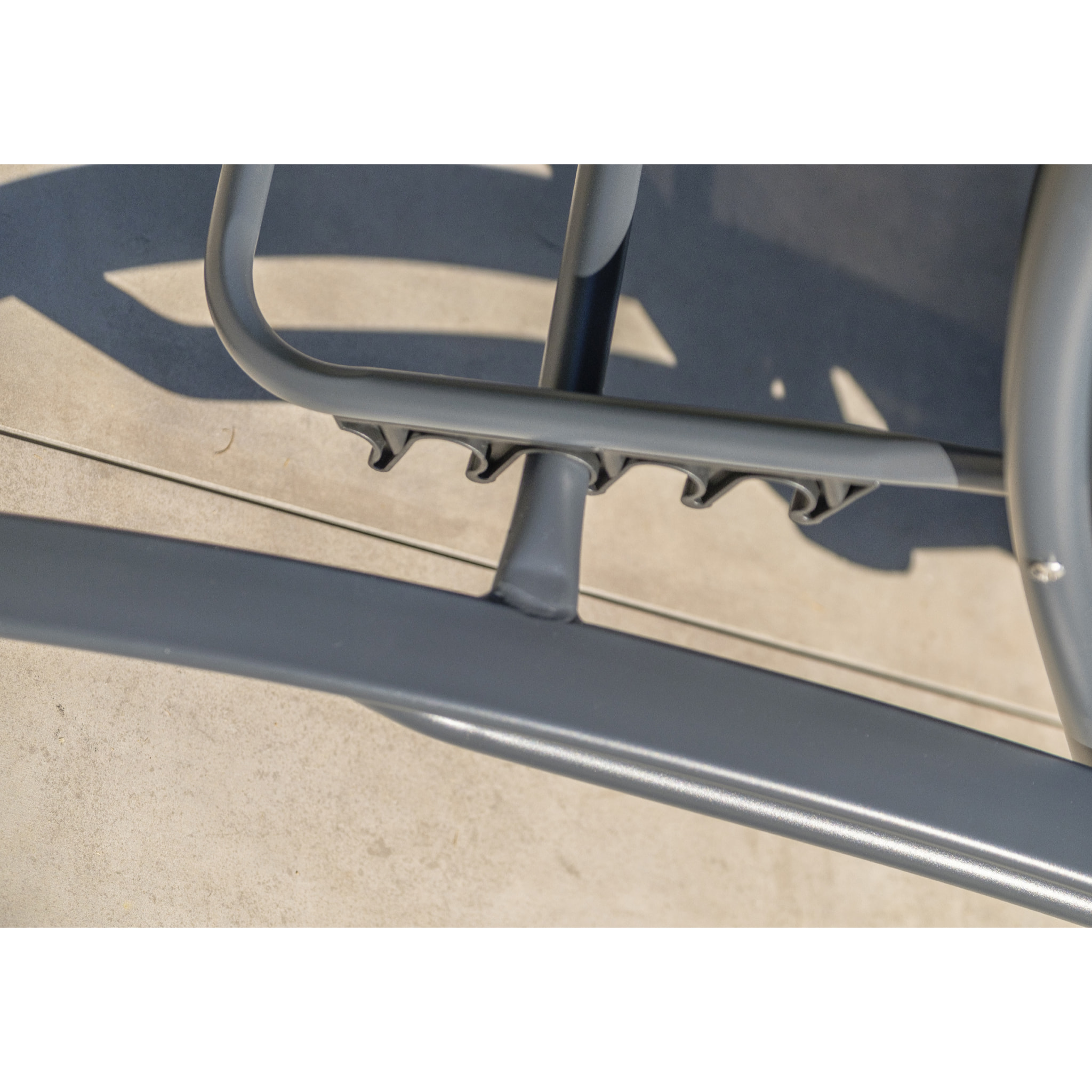 CL76 - Lot de 2 bains de soleil en aluminium et toile plastifiéee