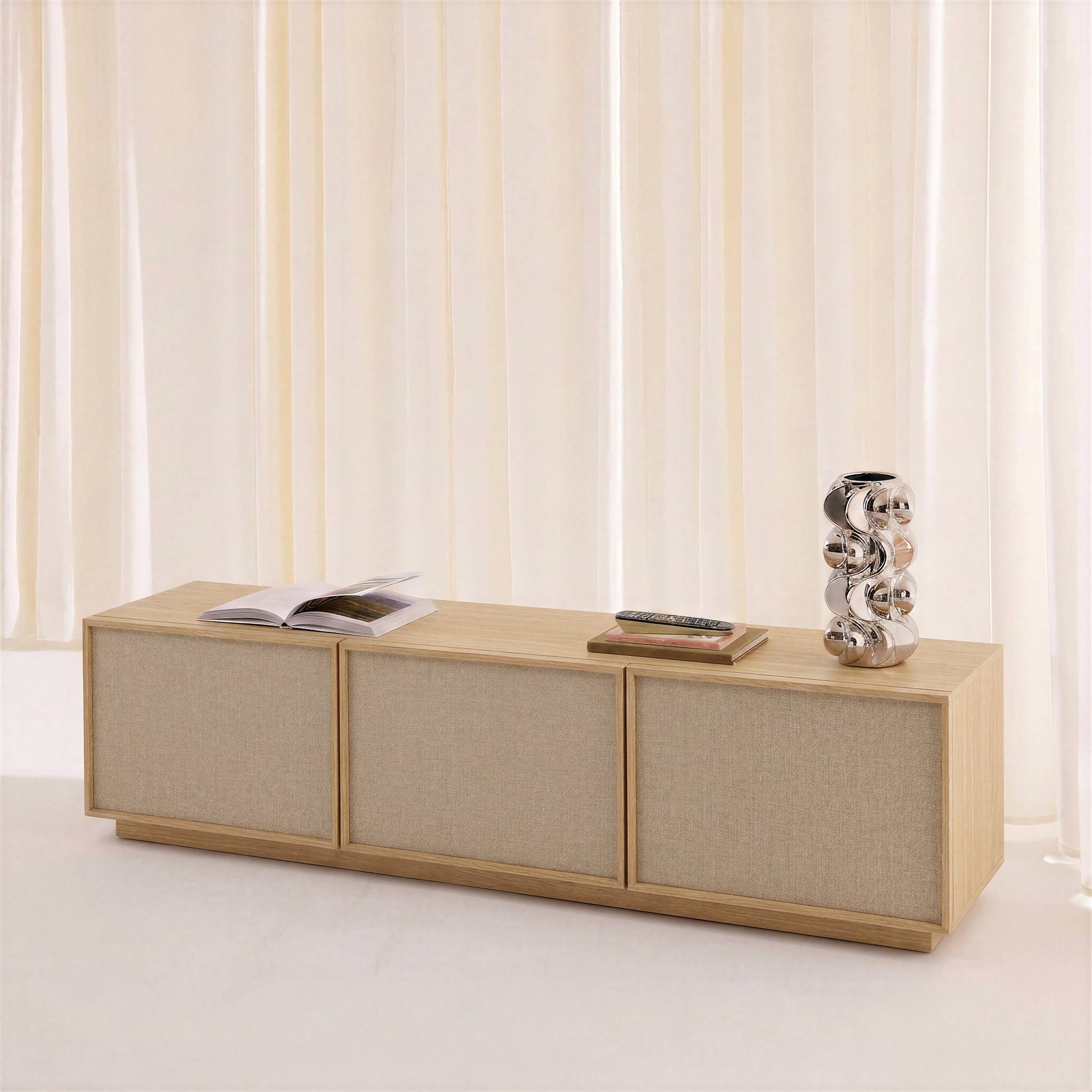 Meuble TV décor bois et tissu 3 portes 180cm KUBA