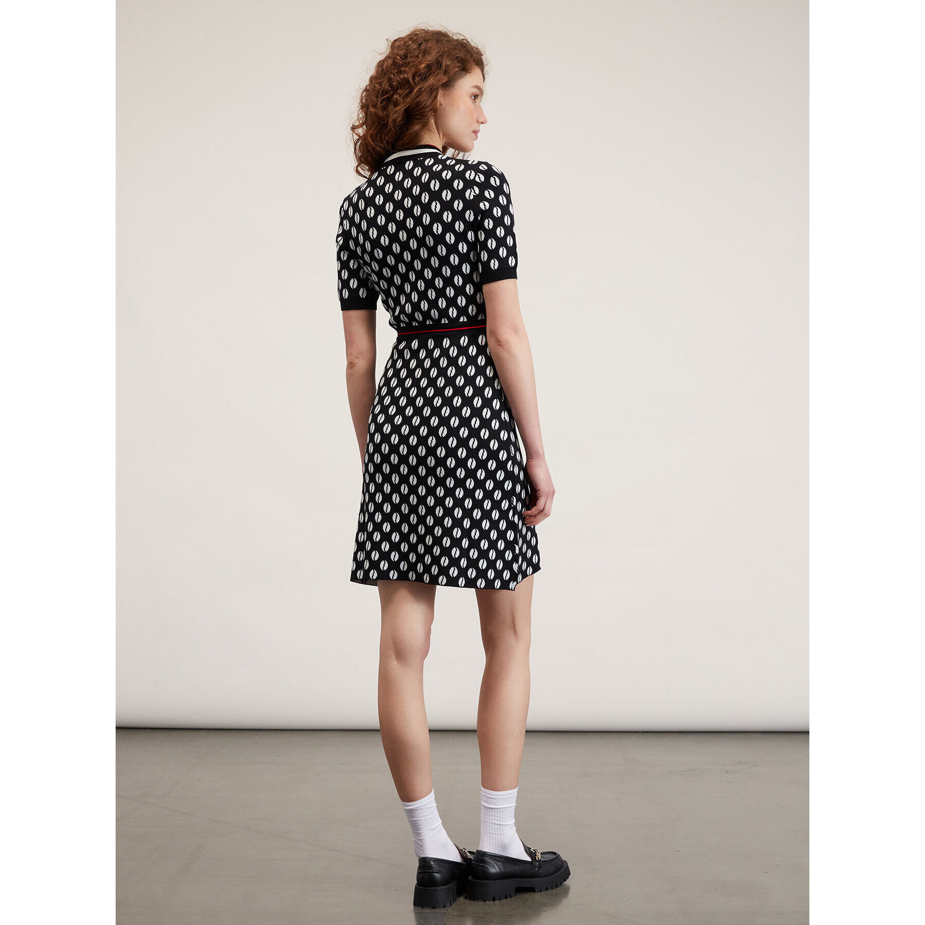 Motivi - Vestido corto tipo polo de punto jacquard - Negro