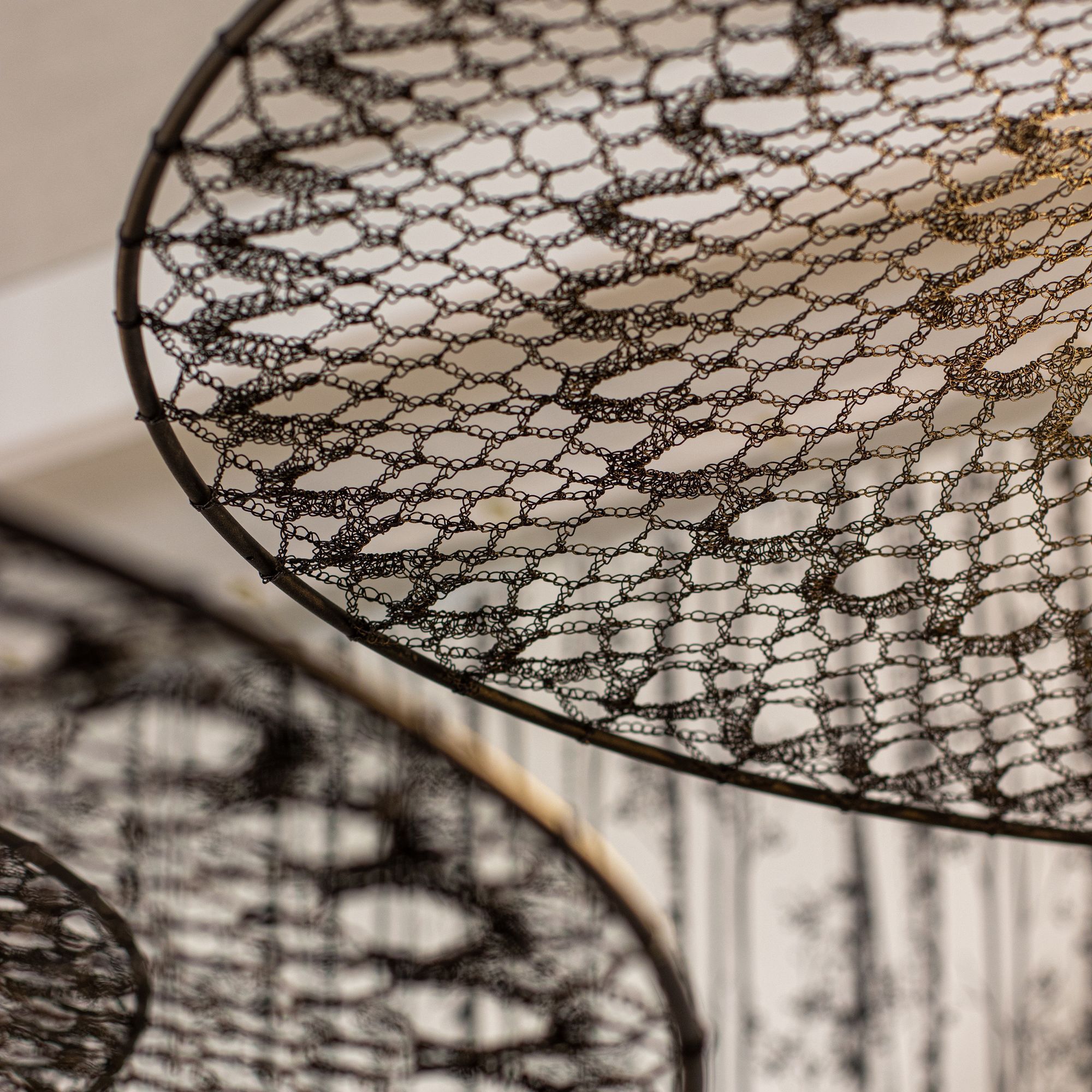 Suspension en métal noir crocheté à la main 80cm IRAWA