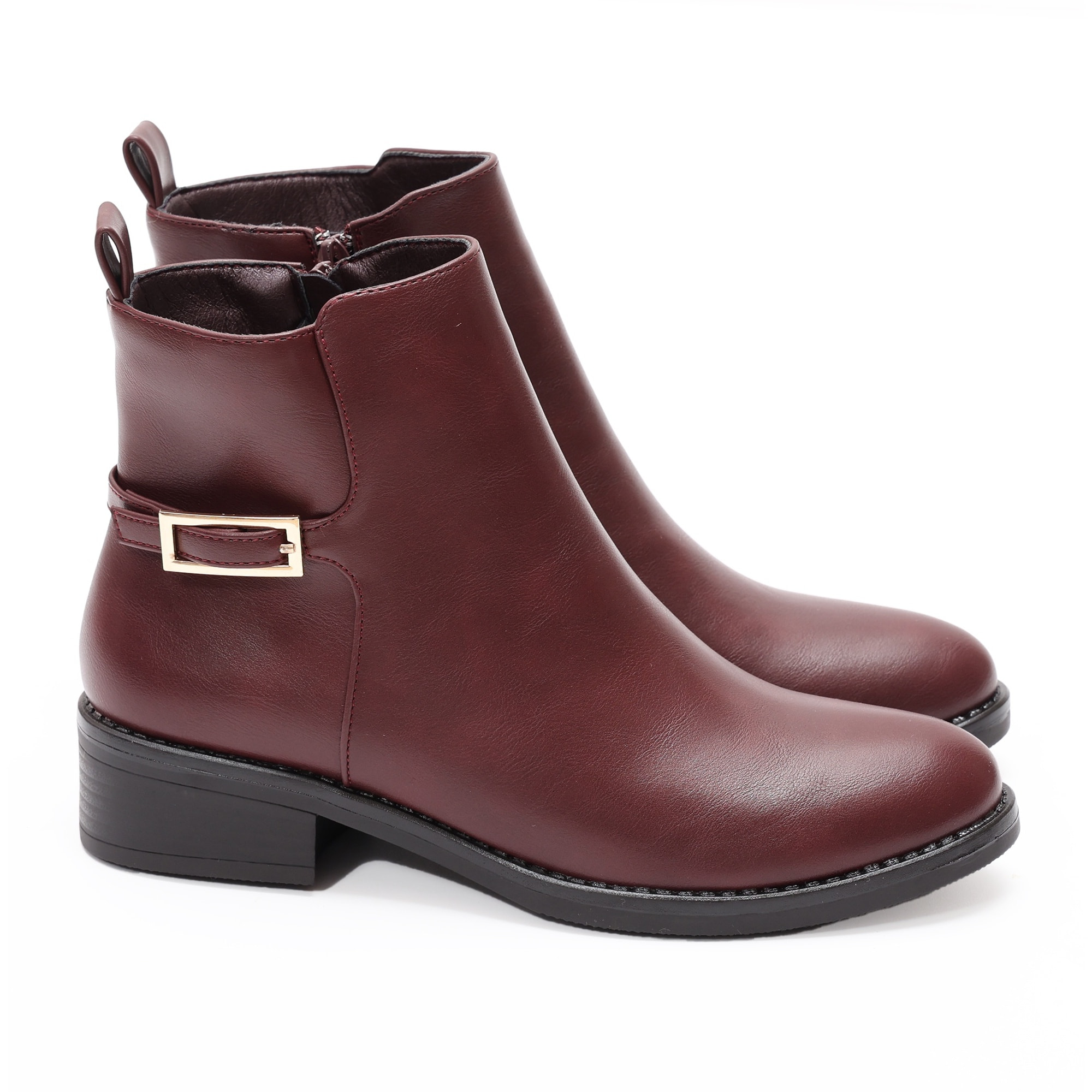 Stivaletti in simil pelle con fibbia dorata