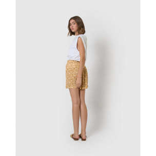 Pantalón corto bambula detalles plisados telma ocre