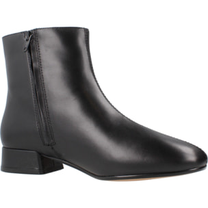 Botines Mujer de la marca GEOX  modelo D561NA 000TU NEGRO