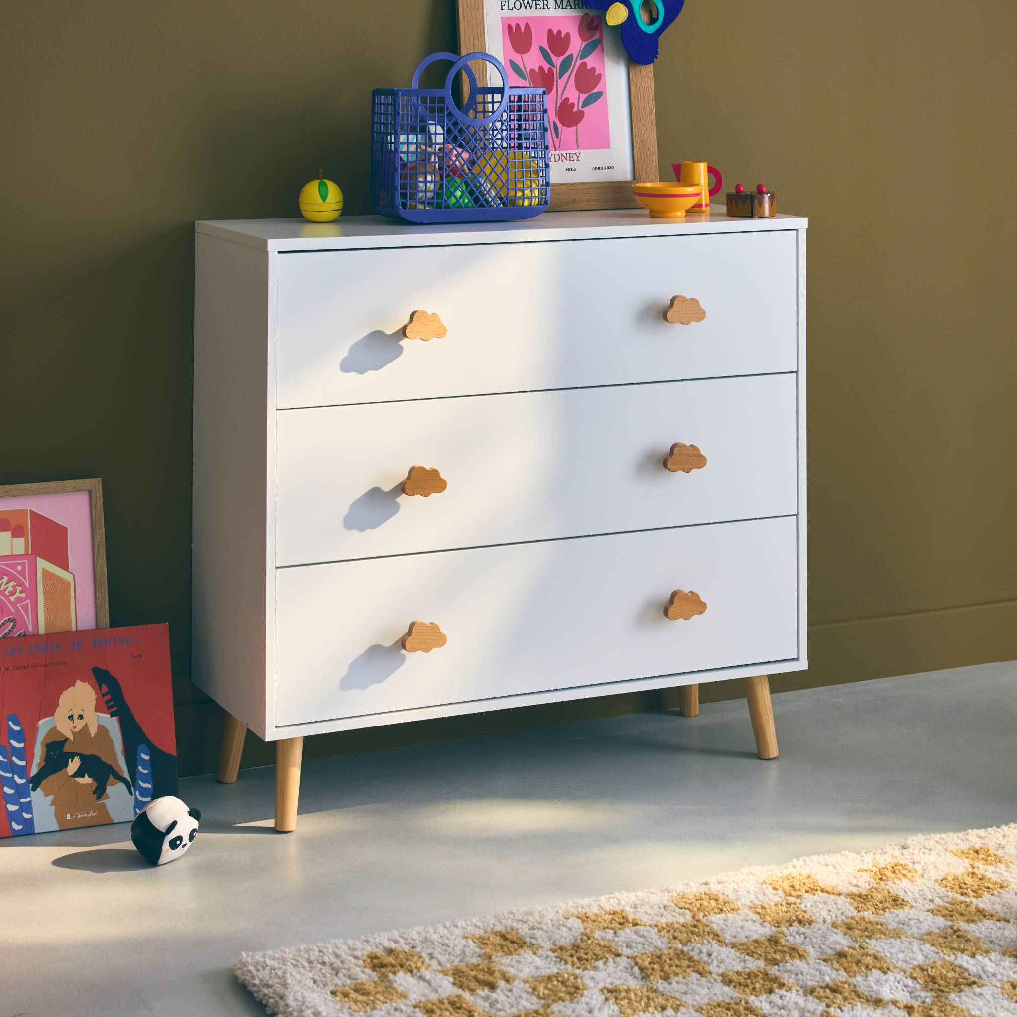 Commode enfant. décor bois. blanc. 3 tiroirs. pieds et poignées nuage en pin