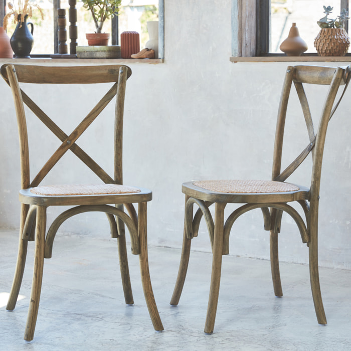 Lot de 2 chaises de bistrot en bois d'hévéa marron vieilli. vintage. assise en rotin. empilables