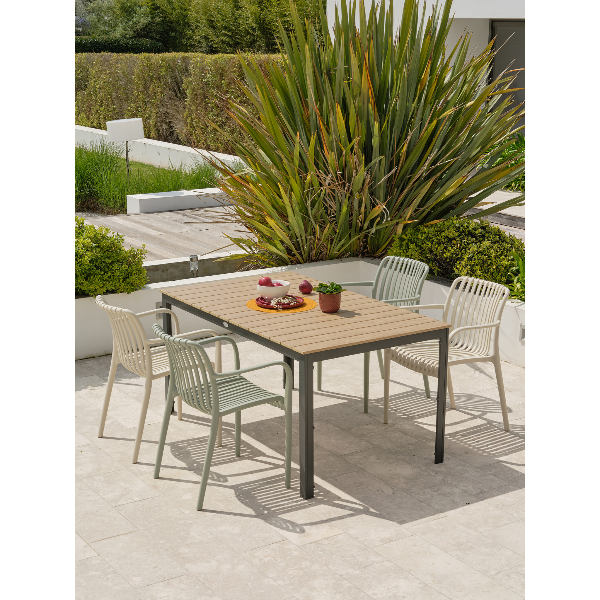 BOSTON - Ensemble repas de jardin 4 places en aluminium gris anthracite