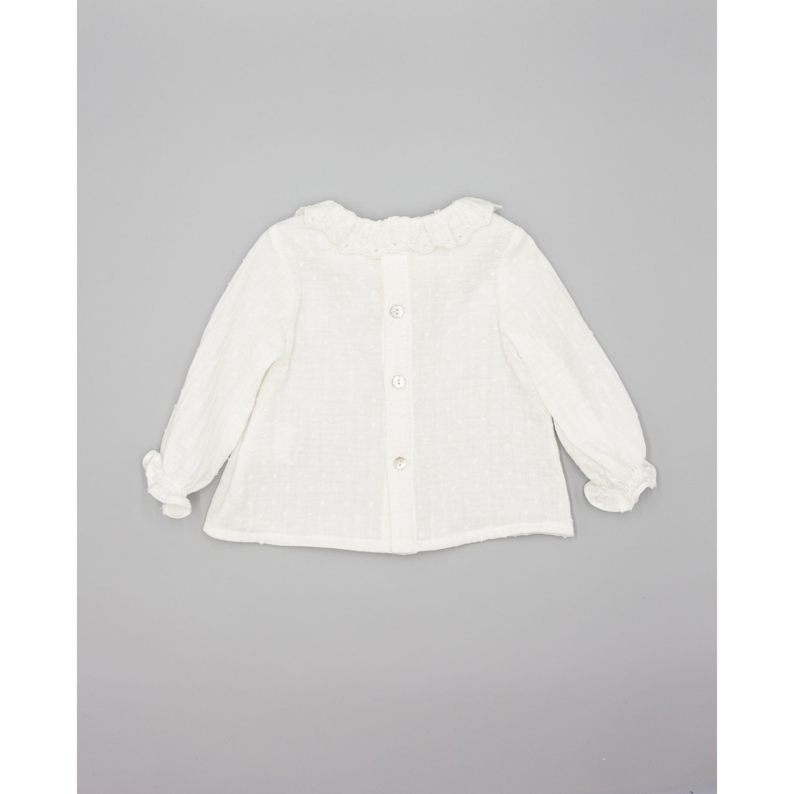 Camisa Blanca De Muselina Plumeti Y Cuello Bordado