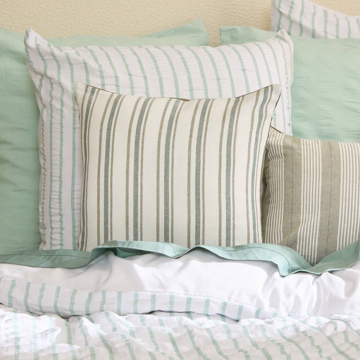 Coussin Groove 40x40cm rayé vert