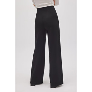 Pantaloni neri a gamba larga