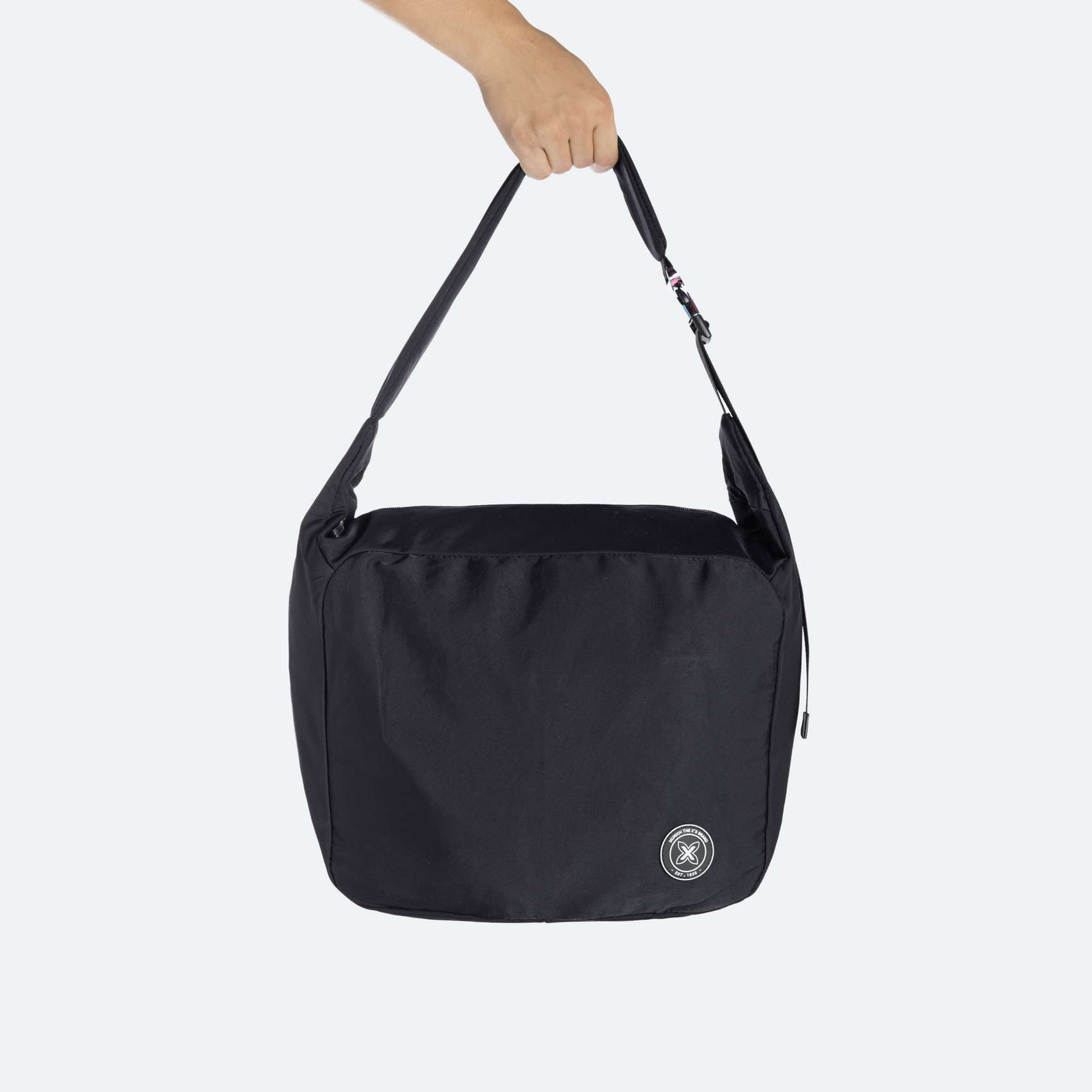 GLOSS HOBO BLACK