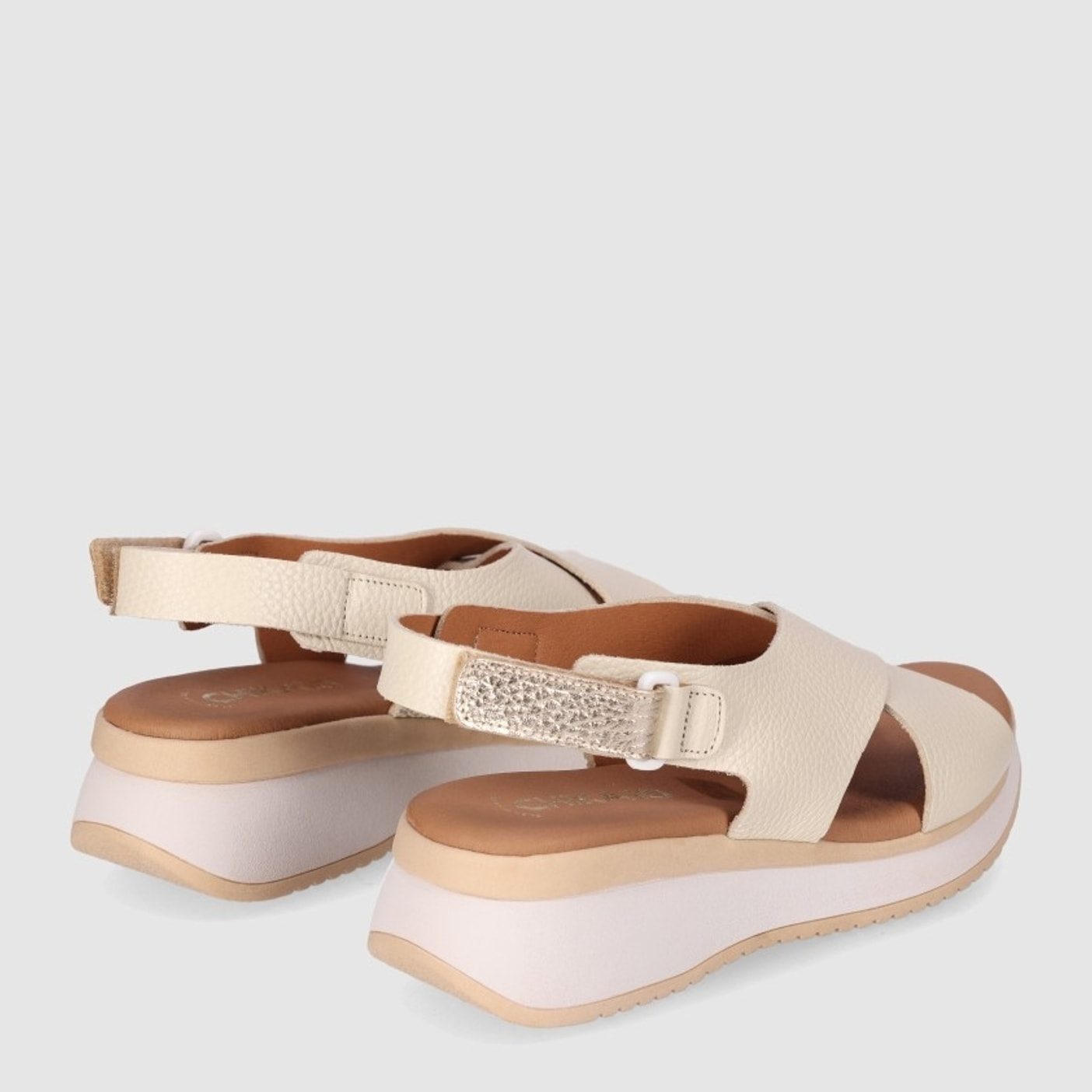 Sandalias de Piel - Hielo - Tacón: 4 cm