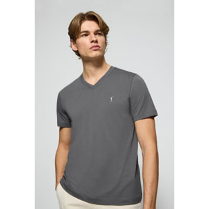 Camiseta gris asfalto con cuello de pico y logo bordado Rigby Go