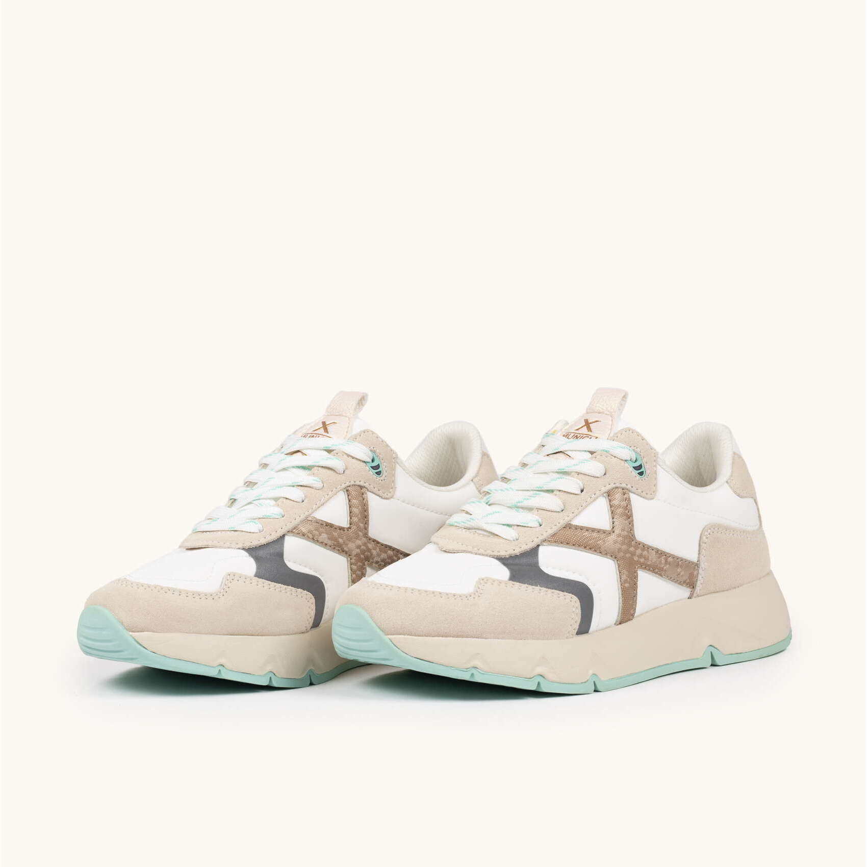 Zapatilla Deportiva Casual en Tonos Neutros y Verde Agua MUNICH MAMBA 09