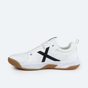 MUNICH PISTA 01 Zapatillas fútbol sala de diseño técnico blanco y negro