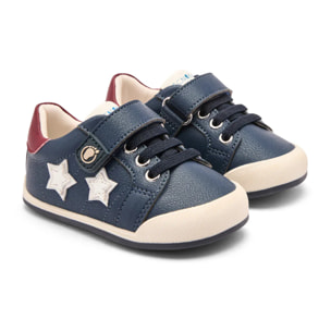 Sneakers per neonati con design rispettoso e stampa a stella