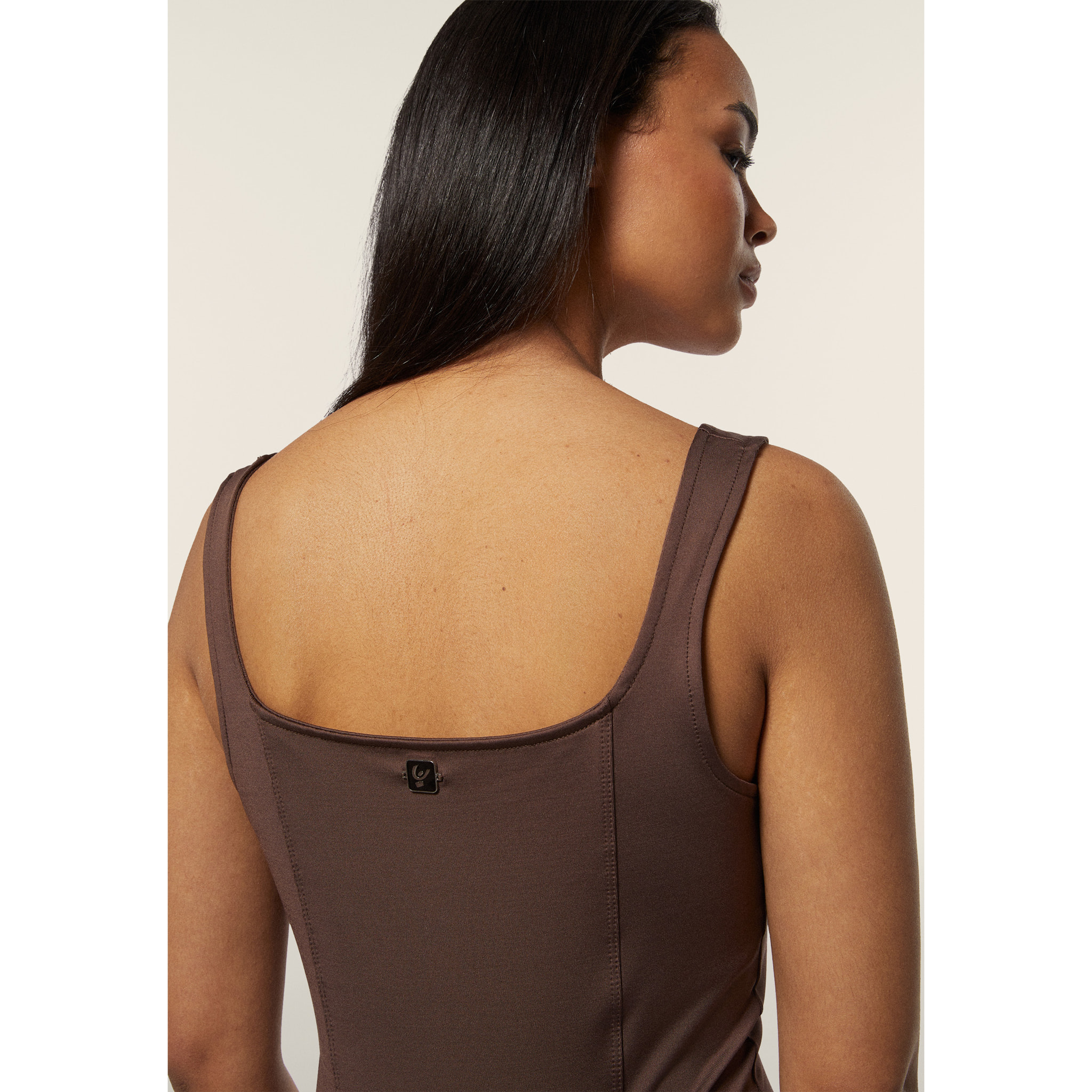 Body scollo quadrato in tessuto altamente traspirante