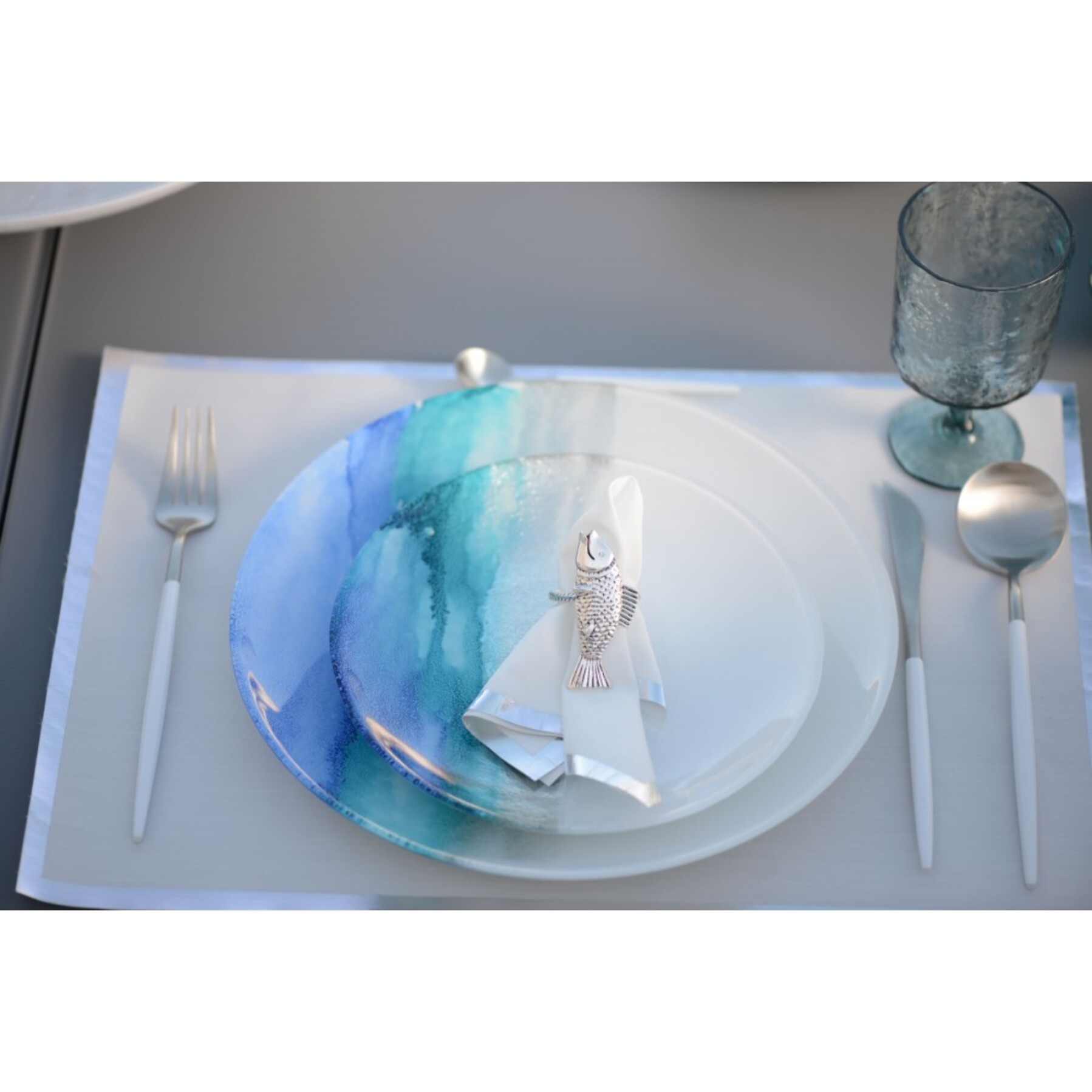 Dessous d'assiette jetable 31.5x45cm blanc et argent rouleau 32 pcs