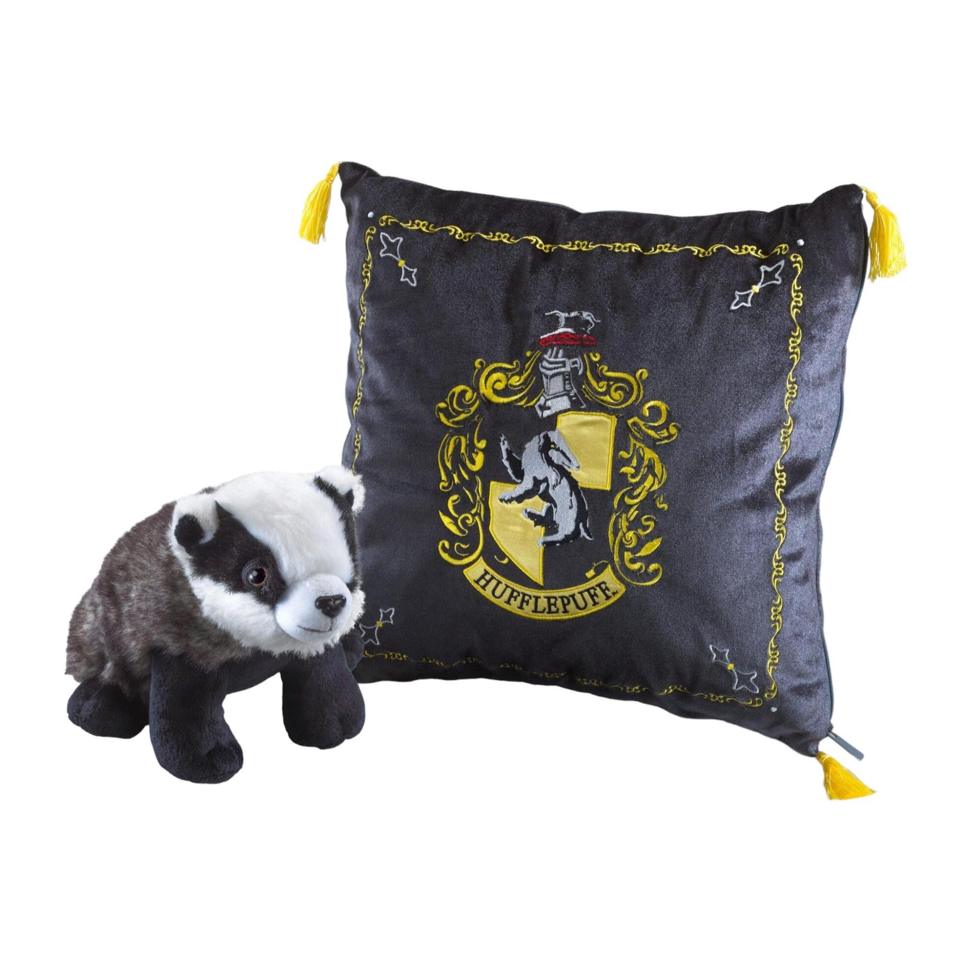 Harry Potter - Peluche E Cuscino Di Tassorosso Noble Collection