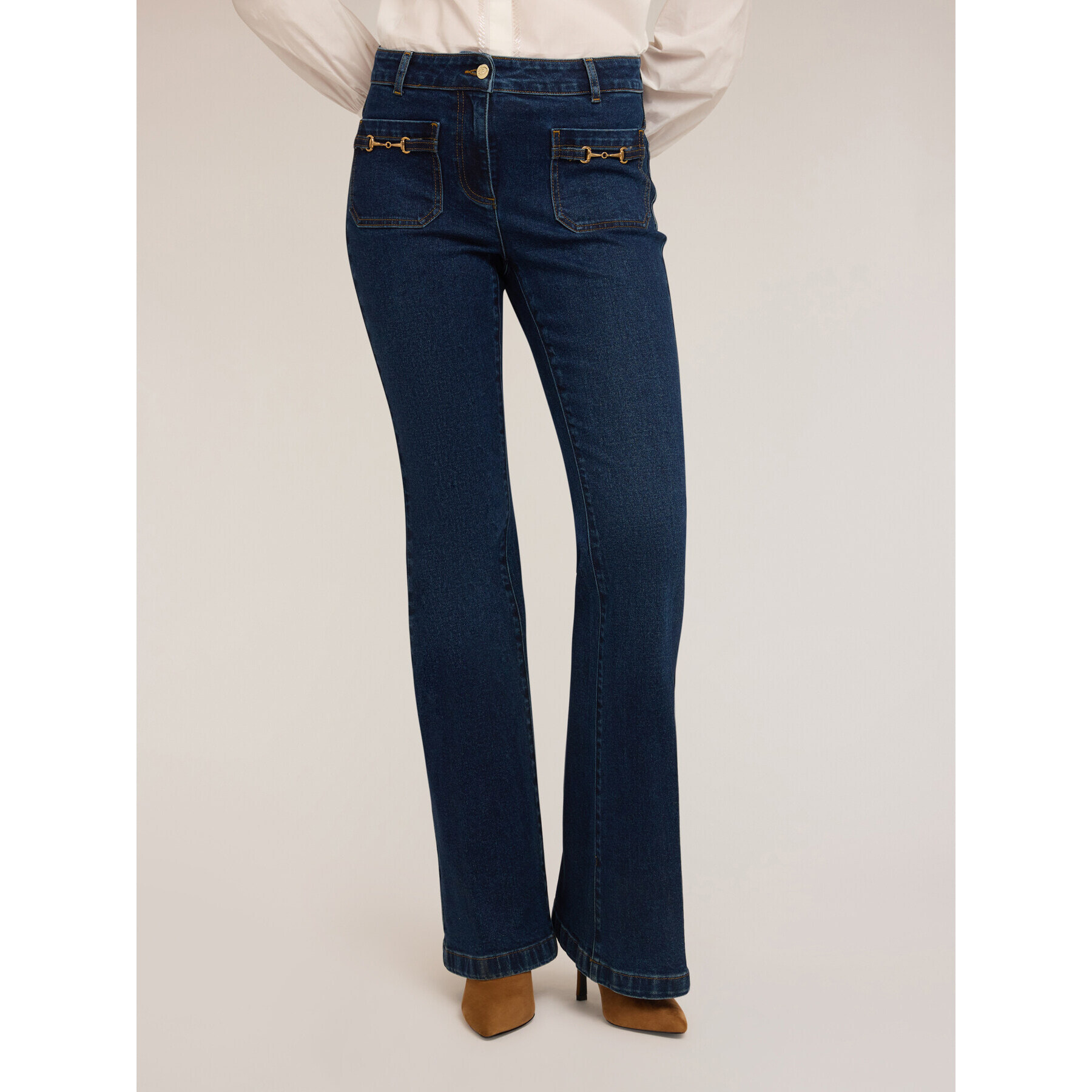 Motivi - Jeans acampanados con botones de metal - Azul