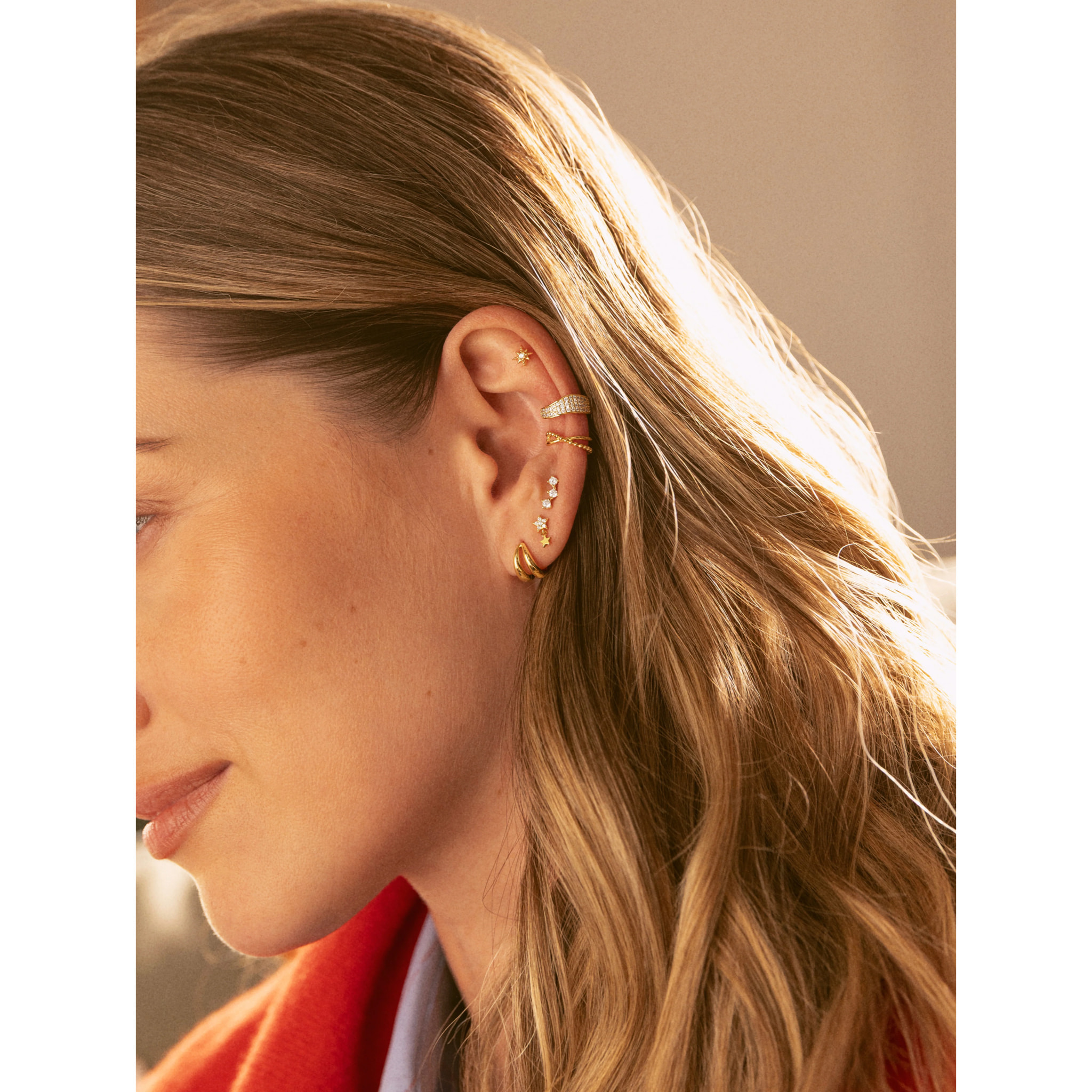 Pendiente Suelto Ear Cuff Scarlett Baño Oro