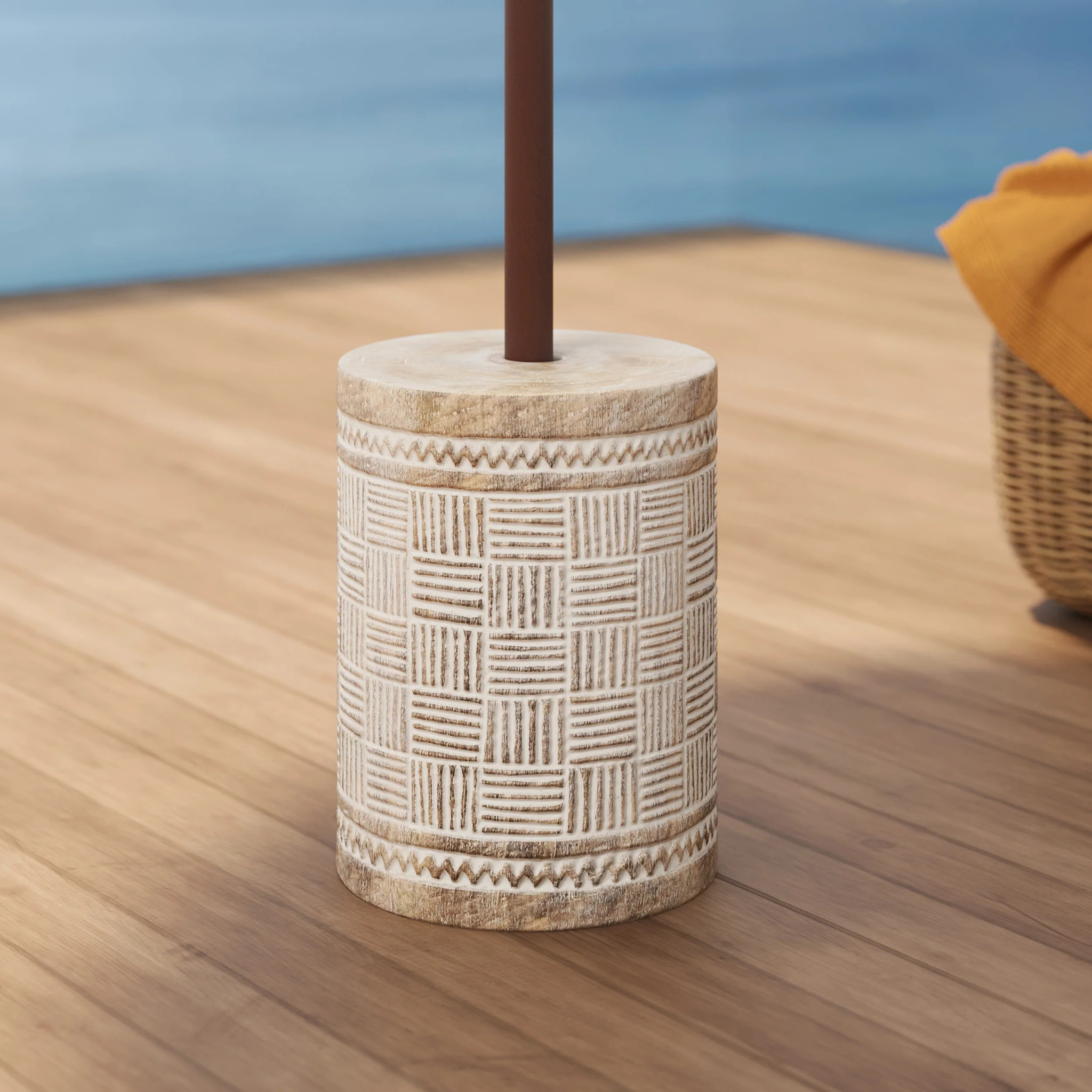 Pied de parasol en bois de suar et gravures blanches - Soka