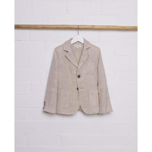 Blazer de lino rústico natural. Con tres bolsillos exteriores, botones en los puños y el centro.