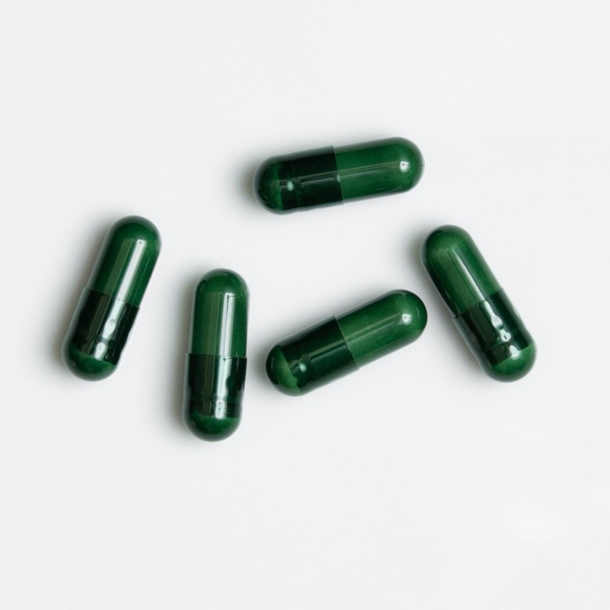 STC NUTRITION - BCAA Synergy+ - Complément alimentaire riche en acides aminés branchés - Augmente la résistance à l'effort - Réduit la fatigue musculaire - Limite les courbatures - 120 gélules