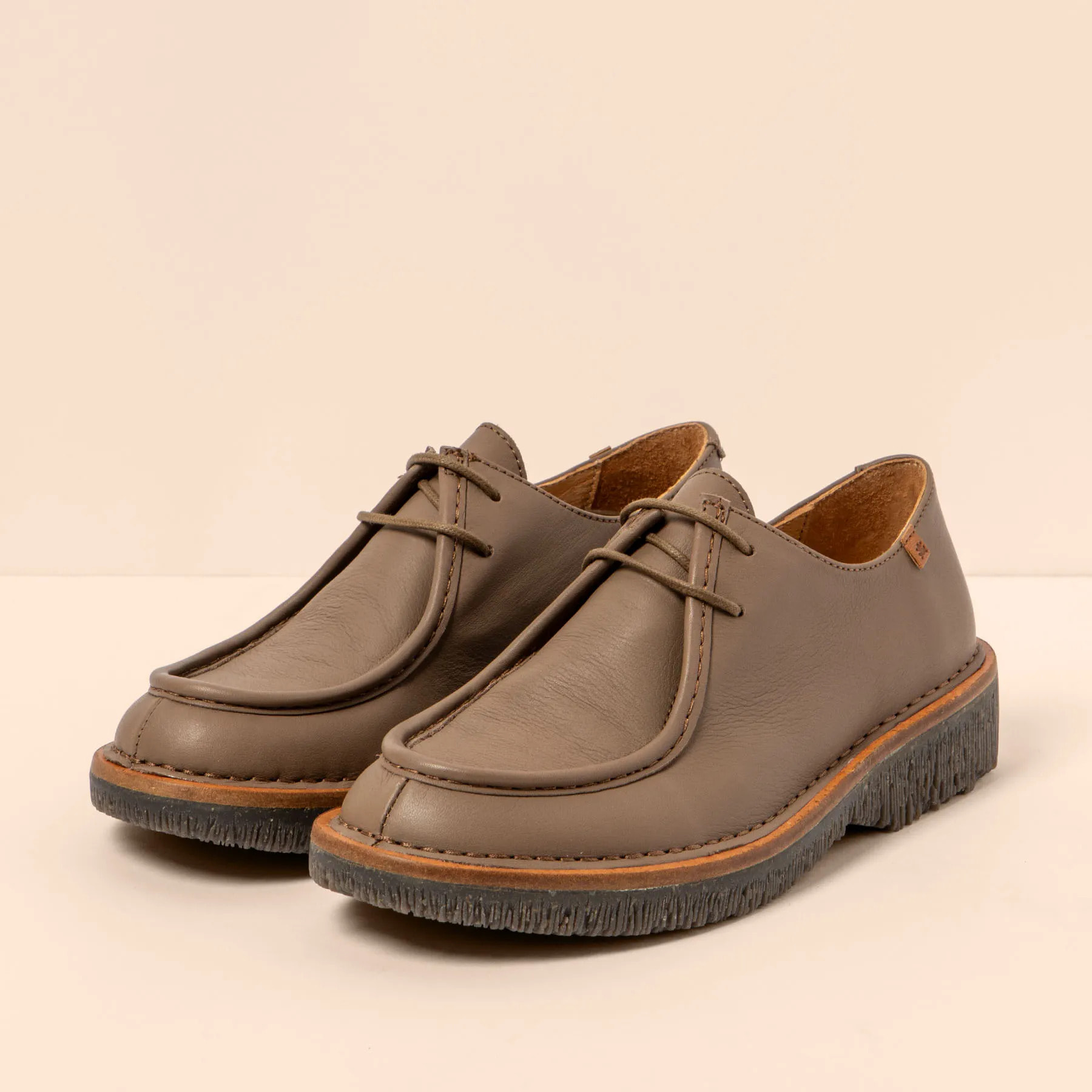 Zapatos N5584 SOFT NAPPA PLUME/ VOLCANO color Plume