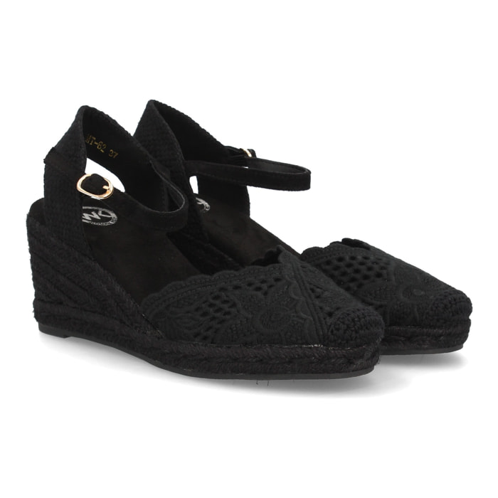 Alpargata valenciana cuña con adornos calados para mujer