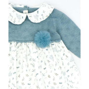 Vestido azul y estampado con pompón