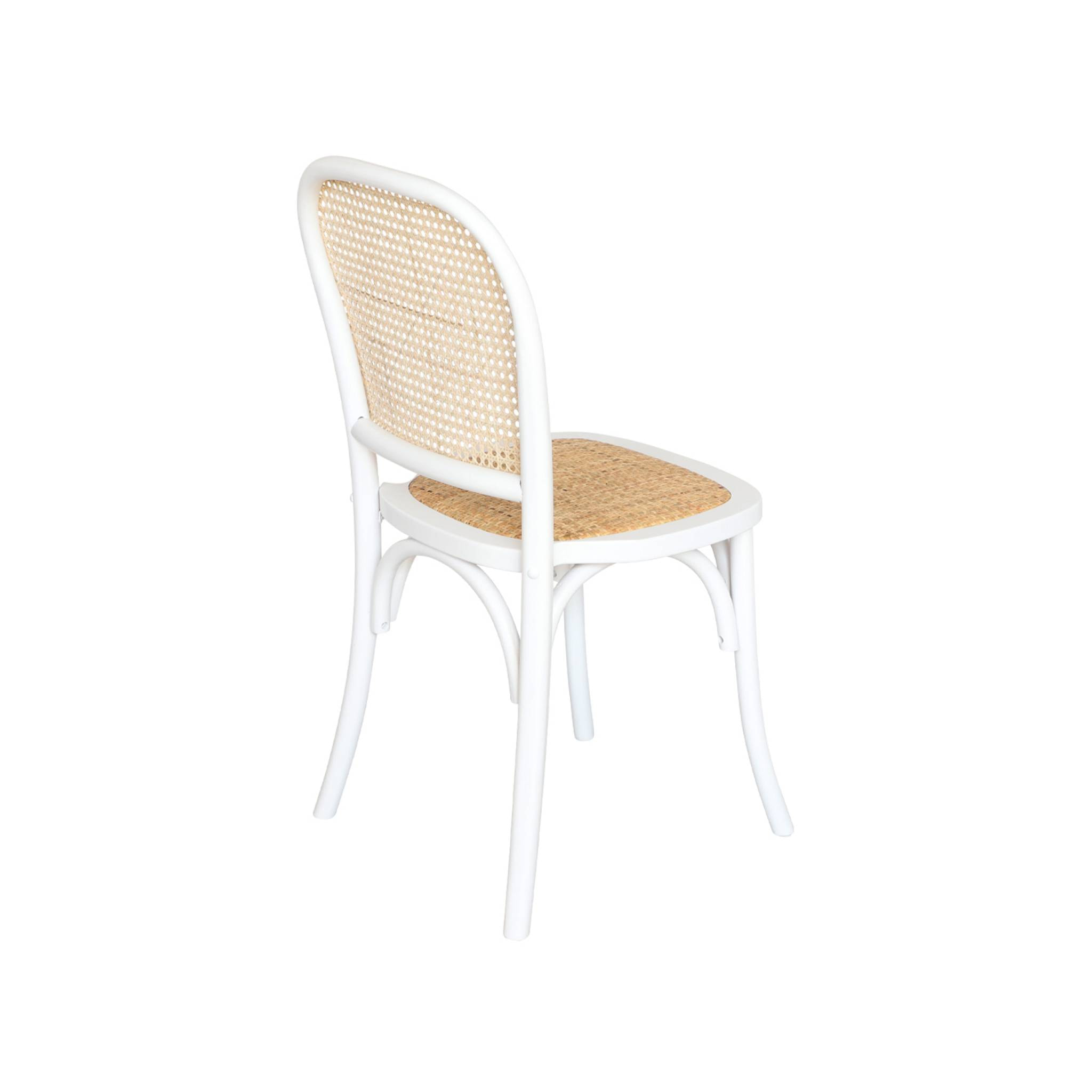Lot de deux chaises vintage blanches en bois avec assise et dossier en rotin