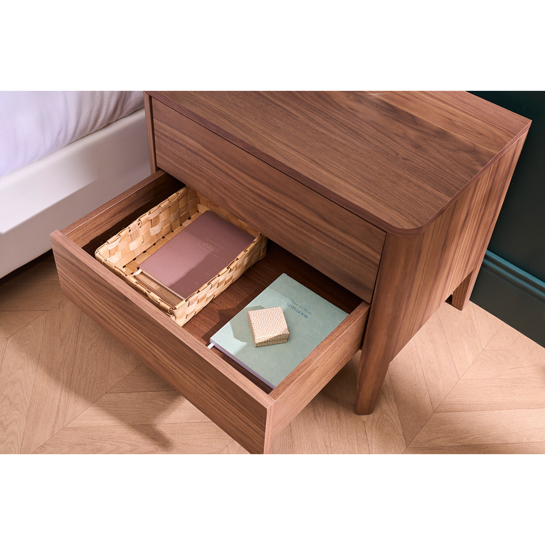 Table de chevet avec rangements 2 tiroirs bois foncé noyer L60 cm BENJA