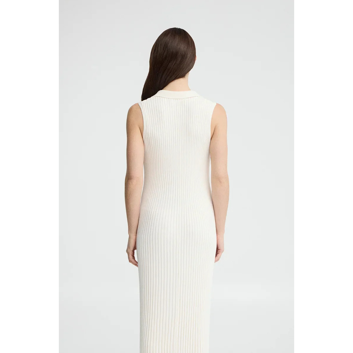 Vestido plisado color crudo sin mangas con logo Polo Club