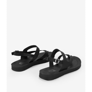 Sandalias de dedo negras con hebilla