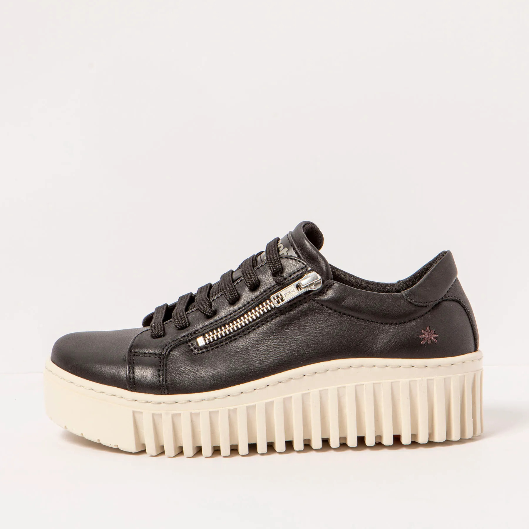 Zapatos 1538 NAPPA BLACK-CREAM/BRIGHTON color Black-cream