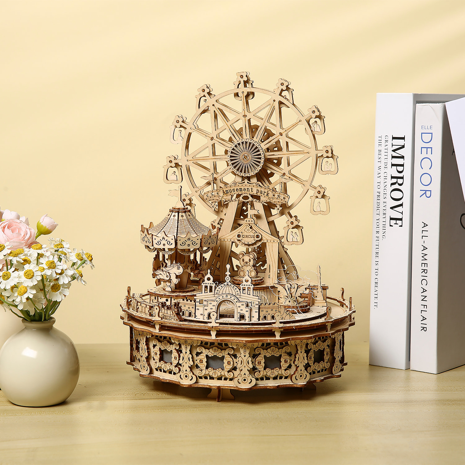 Maqueta de Madera 3D, con movimiento mecánico diseño Parque de atracciones de ensueño con luz y música. 370 piezas.