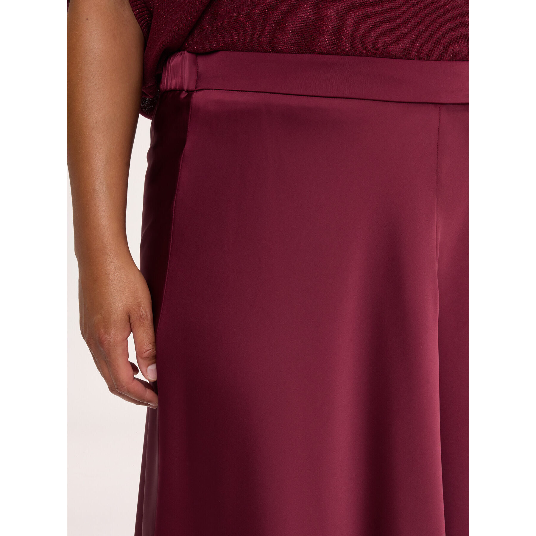 Fiorella Rubino - Falda en raso stretch de línea A - Burgundy