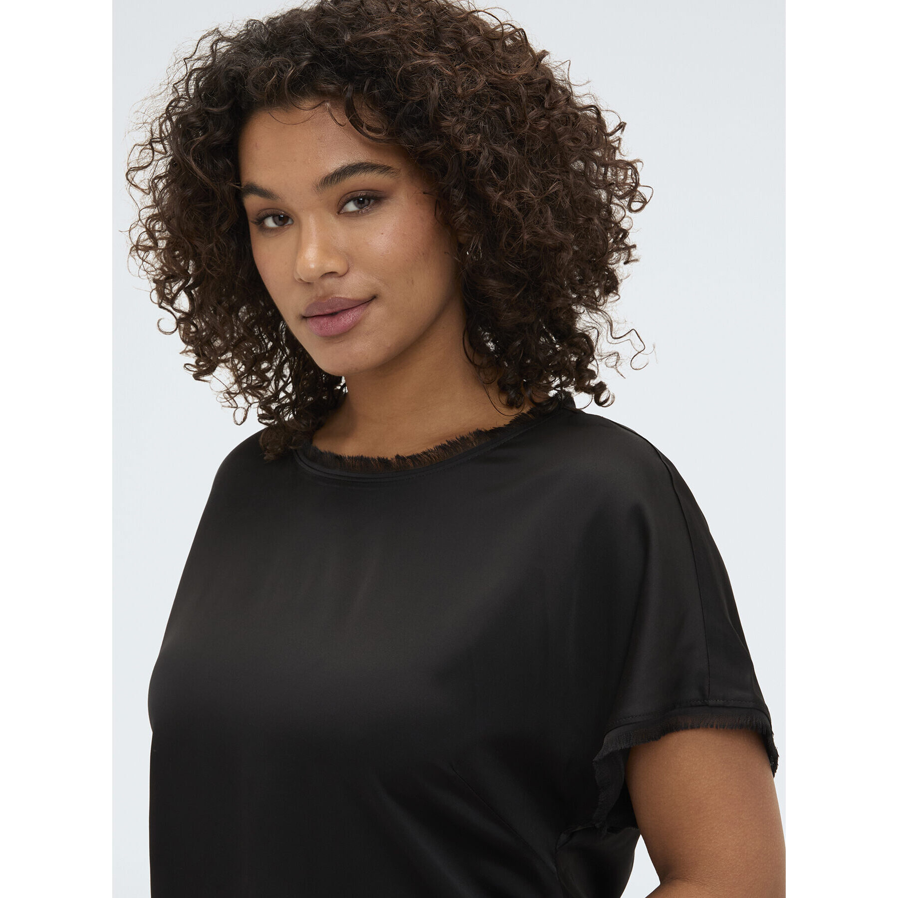 Fiorella Rubino - Top in raso con dettagli sfrangiati - Nero