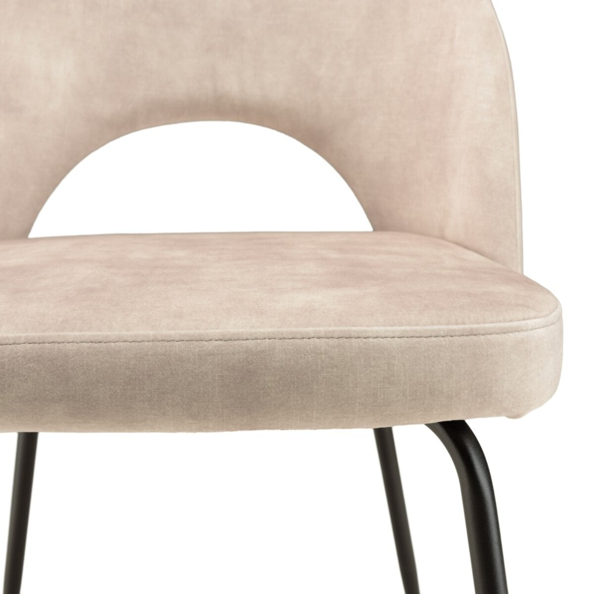 TOM - Lot de 2 chaises velours beige dossier ouvert pieds acier noir